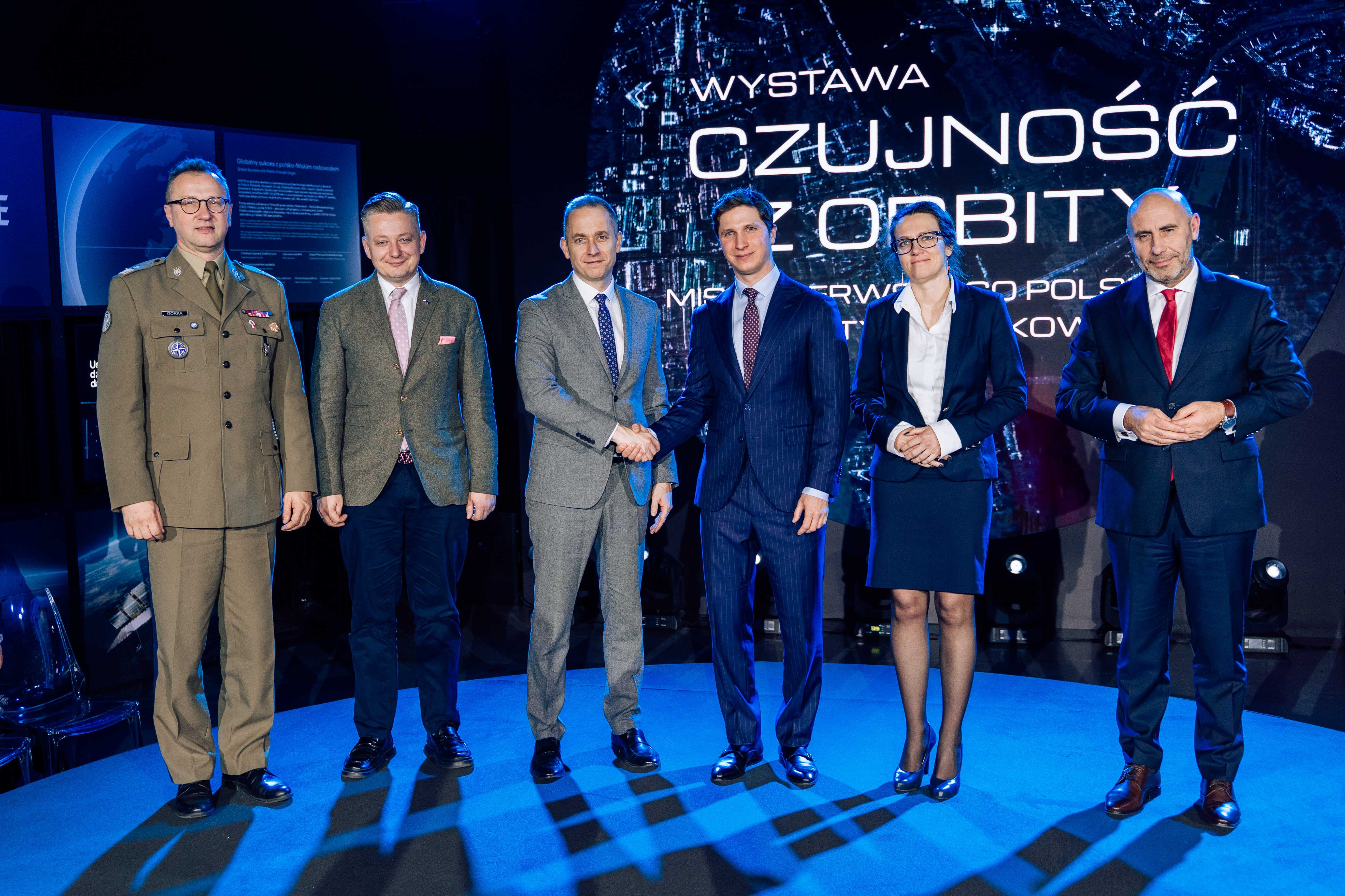 ICEYE wraz z MON, PGZ i POLSA otwierają wystawę „Czujność z orbity”