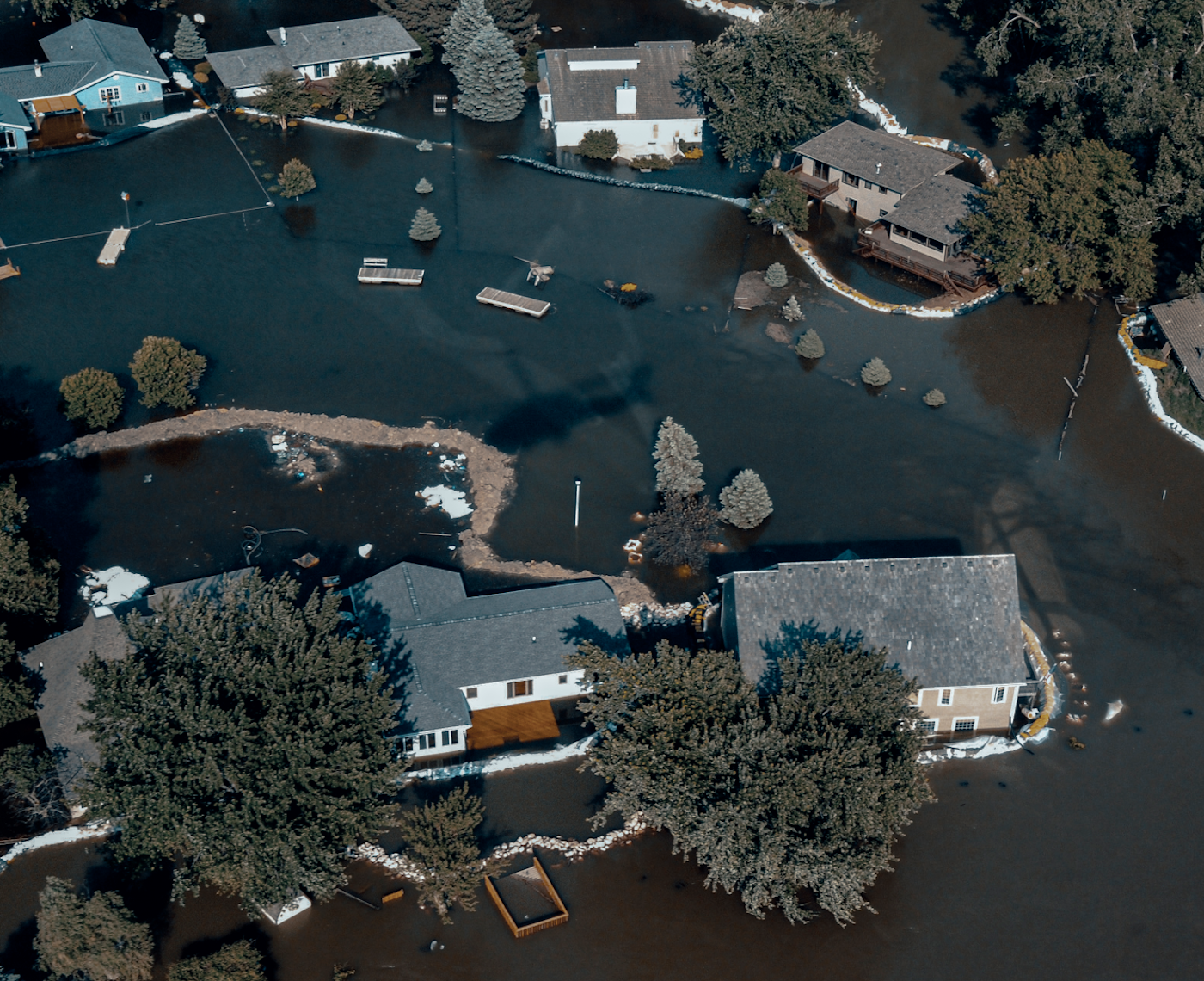 Flooding_Suburban-houses_hero_full