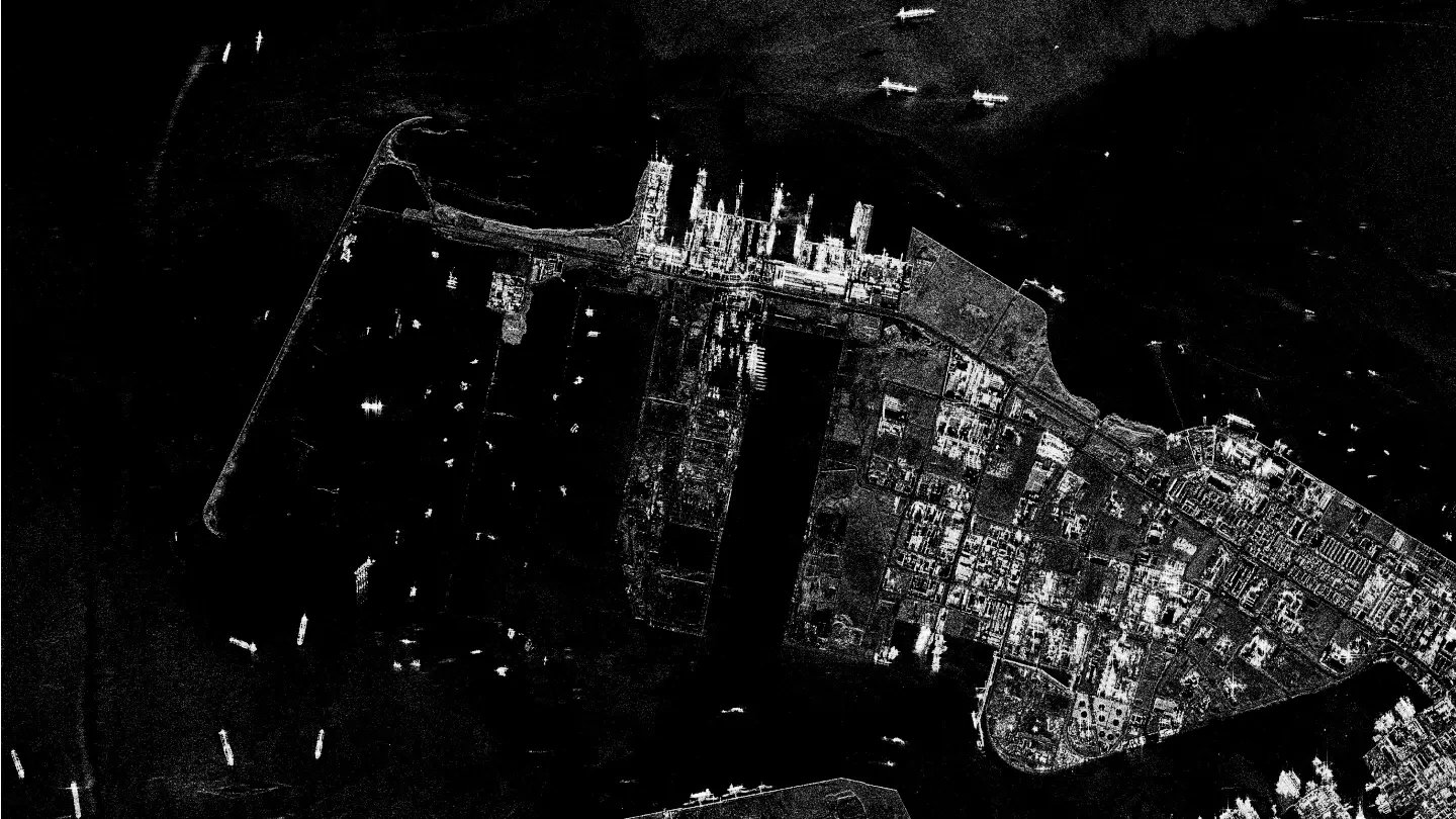 Port-monitoring_singapore_02_comparison-slider-bw