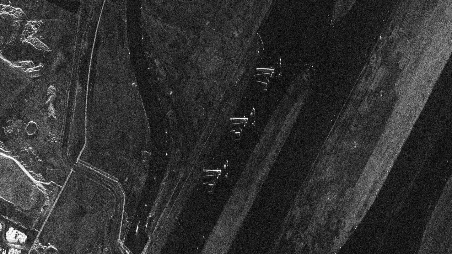 Site-monitoring_airport_01_comparison-slider-bw
