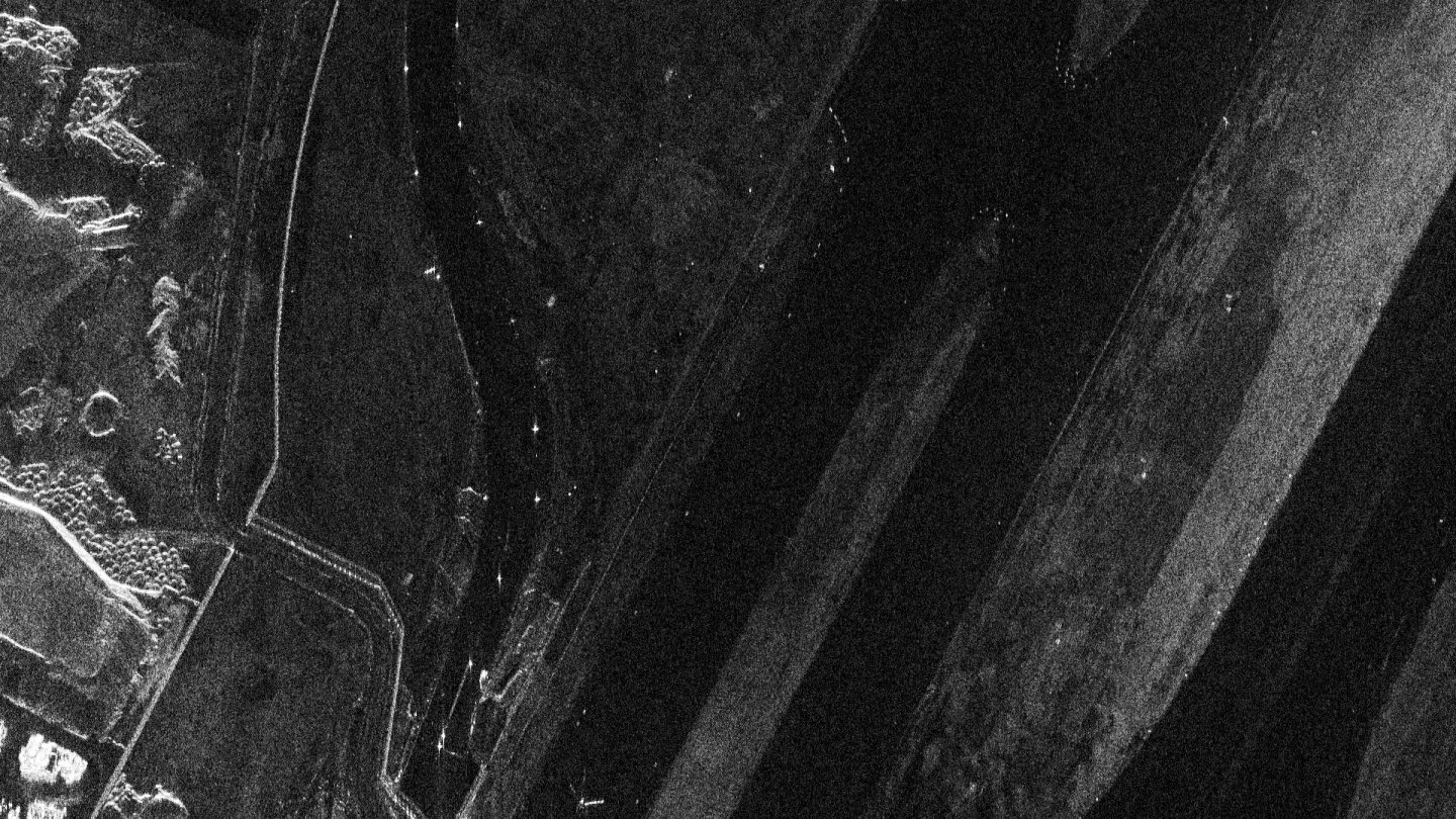 Site-monitoring_airport_02_comparison-slider-bw