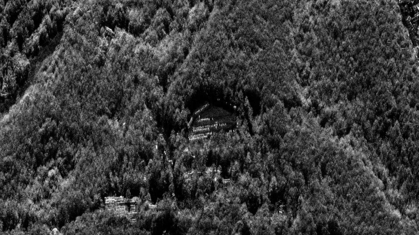 Border-monitoring_01_comparison-slider-bw