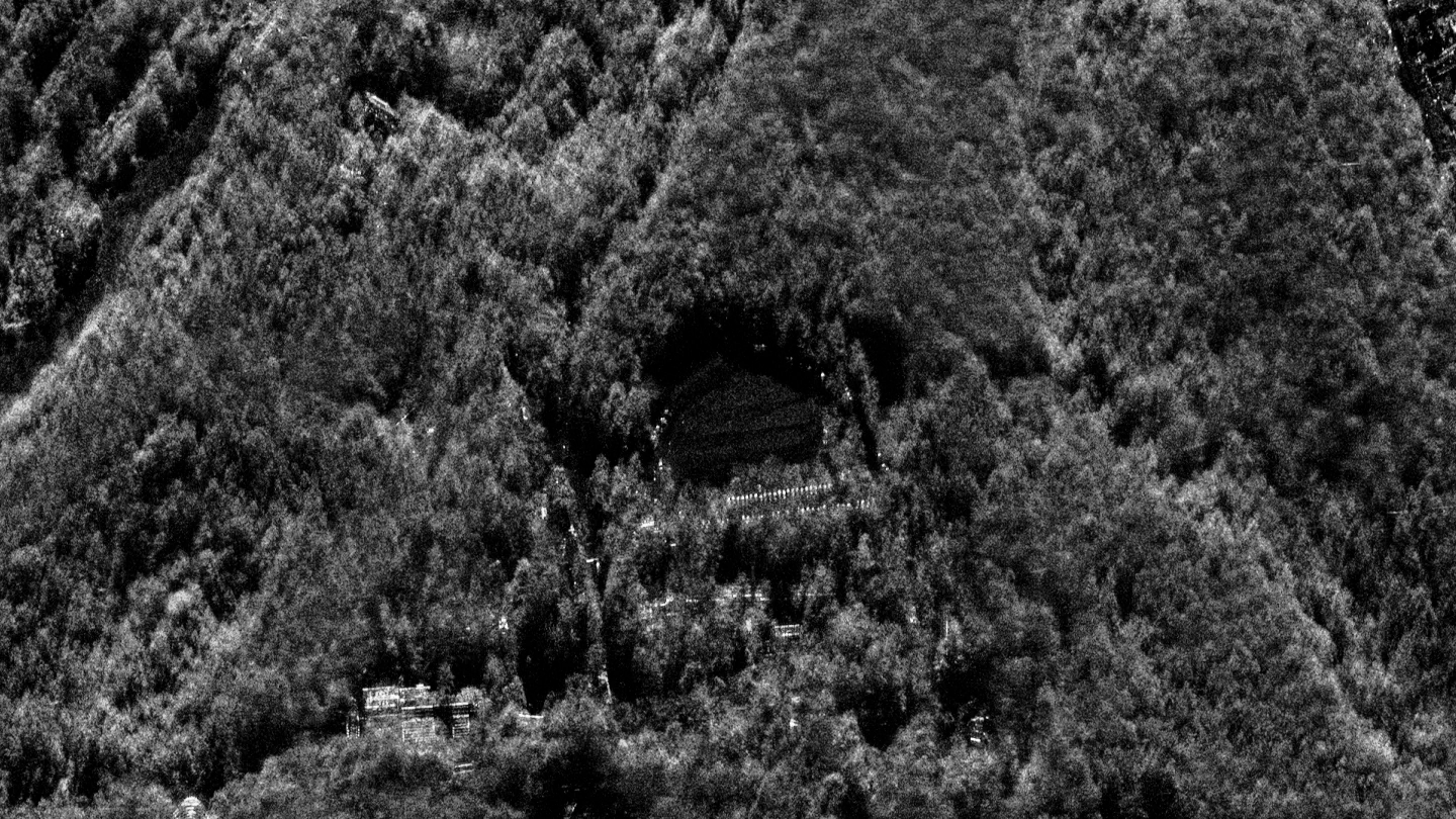 Border-monitoring_02_comparison-slider-bw