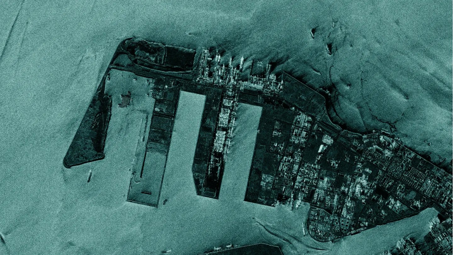 Port-monitoring_singapore_01_comparison-slider