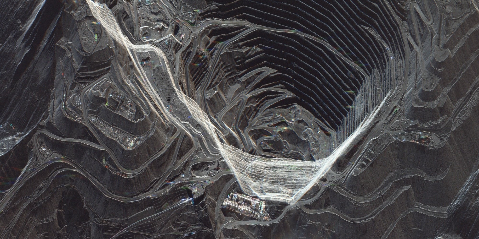 ui_ICEYE_X56_CSI_SLEDF_7010715_20251110T182058_path4_8fb8bfac2213_crop_0_0_8818_15828_fft_square_upscale_cdfeq90_preview copy
