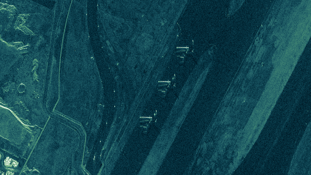 ICEYE_GRD_SLED_411950_Abu_Dhabi_with_planes