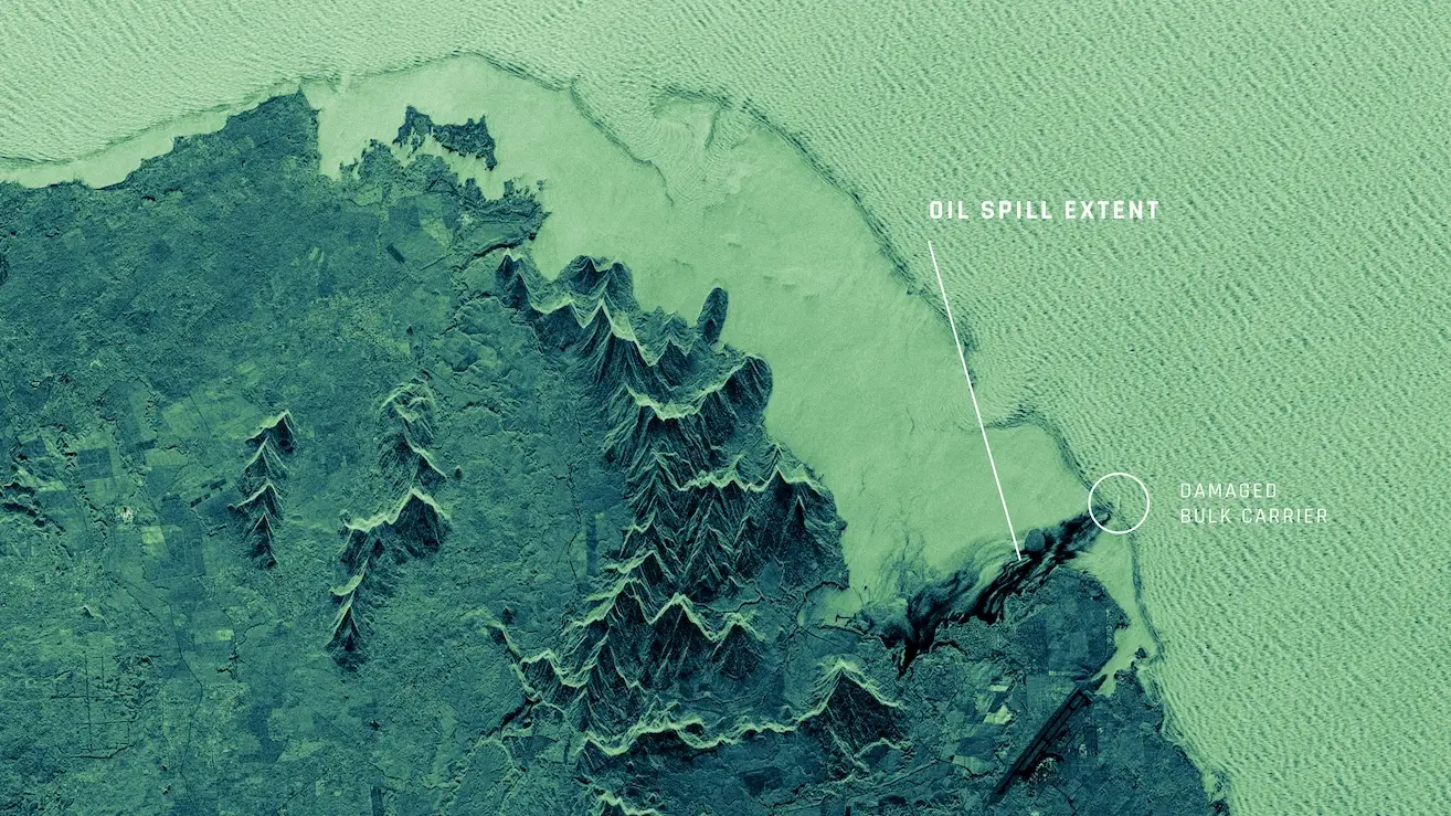 ICEYE Mauritius oilspill Aug6 annotated 4K