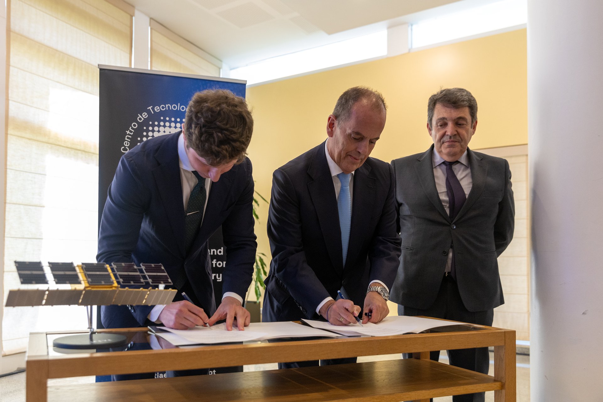 ICEYE signs agreement to deliver SAR satellite capabilities to the Portuguese Air Force