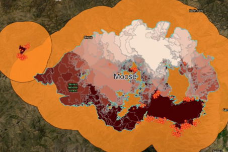 ArcGIS live wildfire monitoring from ICEYE